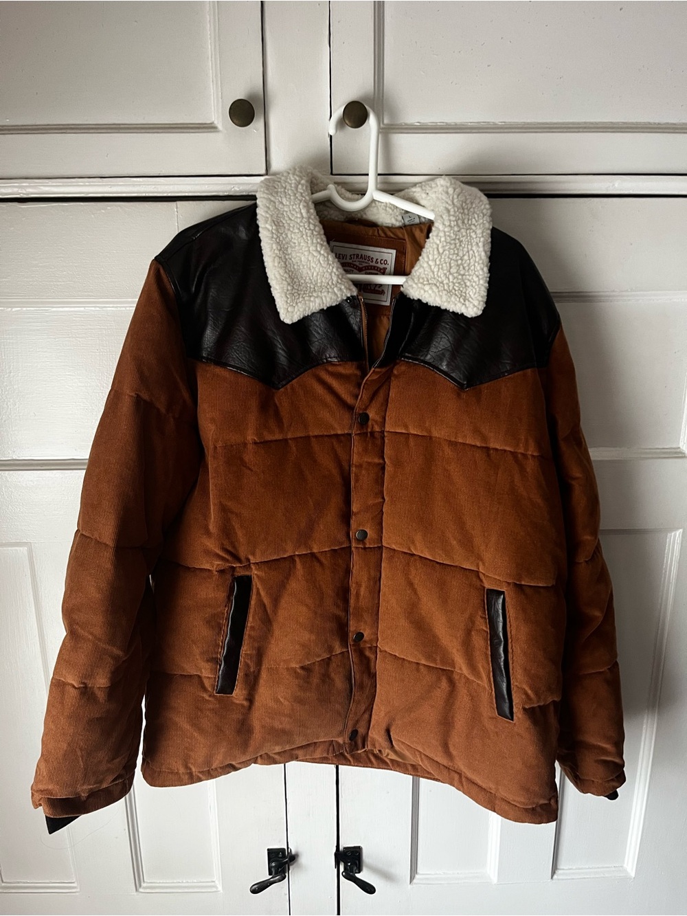 NWOT - Levi's Brown Puffer Corduroy Jacket with Sherpa Collar - Men’s Size L